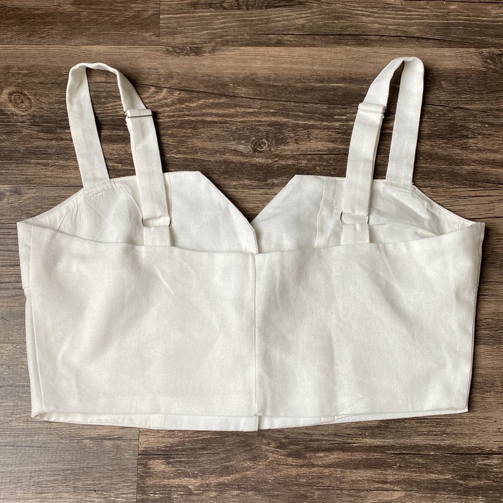 Le Lis Women’s Beige Button-Up Crop top Size M - Picture 4 of 6